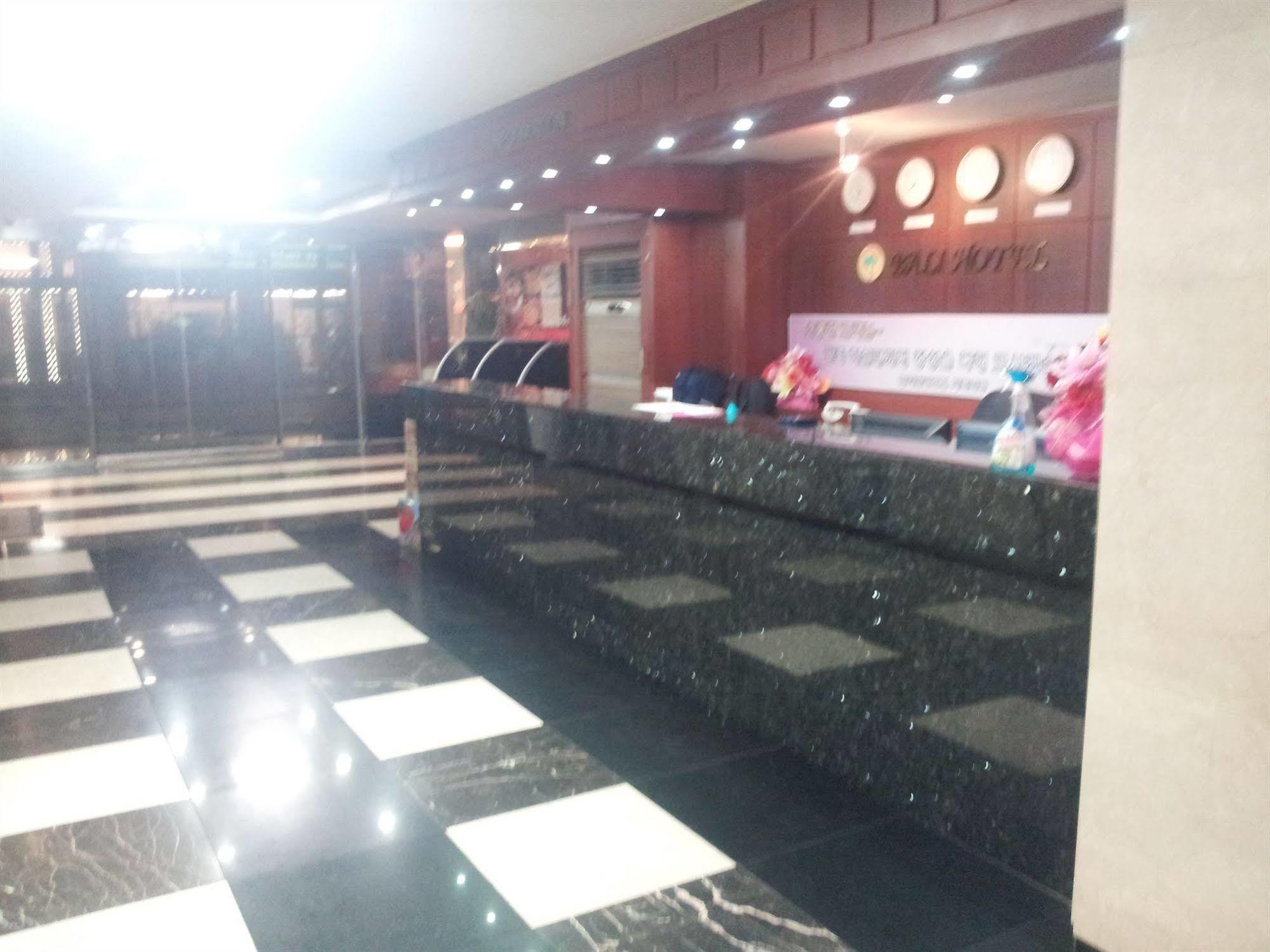 โรงแรมบาลีทัวริส โซล ภายนอก รูปภาพ